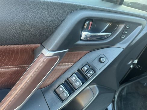 Used 2018 Subaru Forester 2.5i Touring w/ Popular Package #2 image 11