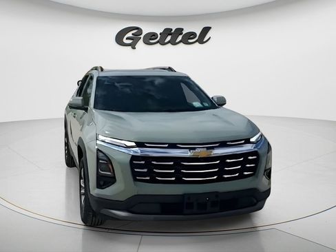 Used 2025 Chevrolet Equinox LT w/ Convenience Package II image 2