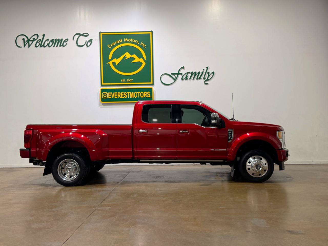 Used 2022 Ford F450 Platinum w/ FX4 Off-Road Package AWD/4WD image 9