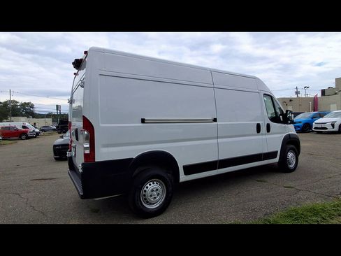 Used 2026 RAM ProMaster 2500 w/ Convenience Group FWD image 8