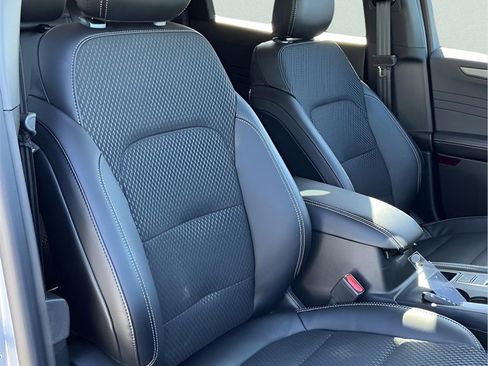 Certified 2026 Ford Escape SE image 18