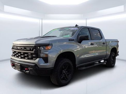 Used 2024 Chevrolet Silverado 1500 Custom Trail Boss w/ LPO, Dark Essentials Package AWD/4WD image 7