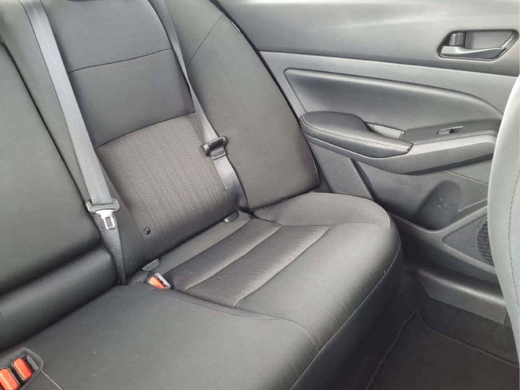 Used 2024 Nissan Altima 2.5 SV FWD image 26