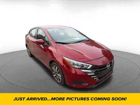 Used 2025 Nissan Versa SV image 1