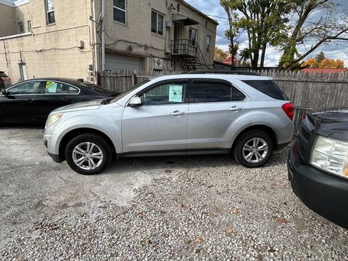 Used 2011 Chevrolet Equinox LT w/ Driver Convenience Package image 4
