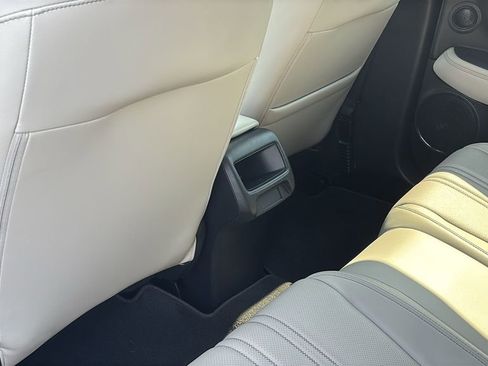 Certified 2025 Honda HR-V EX-L image 32