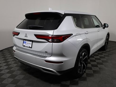 Used 2022 Mitsubishi Outlander SE AWD/4WD image 4