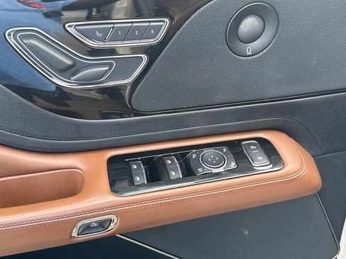 Used 2022 Lincoln Aviator Grand Touring w/ Equipment Group 301A AWD/4WD image 26