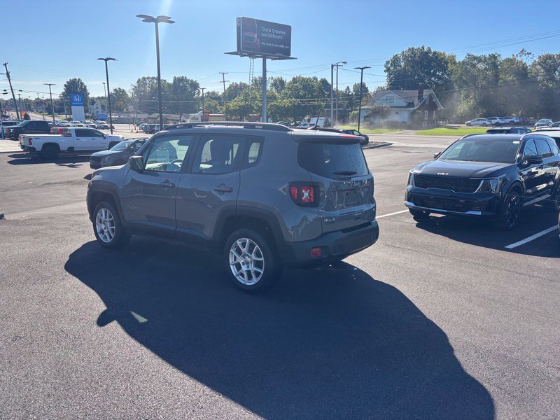 Used 2020 Jeep Renegade Latitude w/ Popular Equipment Group AWD/4WD image 6