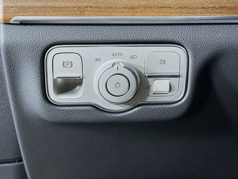 Used 2024 Mercedes-Benz GLE 350 4MATIC w/ Driver Assistance Package image 10