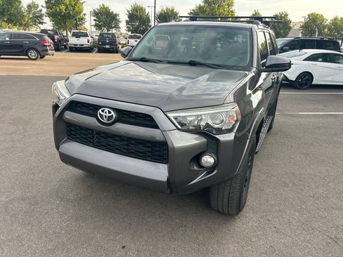 Used 2019 Toyota 4Runner SR5 AWD/4WD image 16