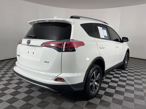 Used 2018 Toyota RAV4 XLE image 10