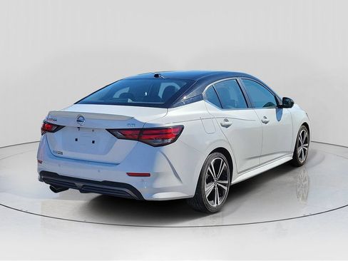 Used 2022 Nissan Sentra SR w/ SR Premium Package FWD image 3