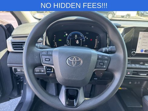 Used 2025 Toyota Camry LE FWD image 25