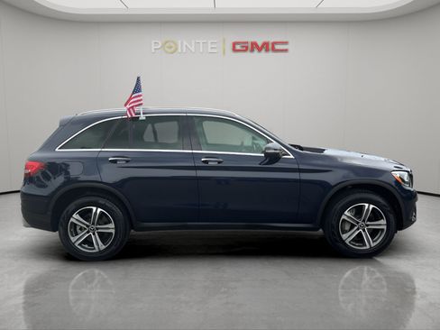 Used 2019 Mercedes-Benz GLC 300 4MATIC image 5