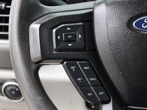 Used 2017 Ford F550 2WD Crew Cab Super Duty image 20