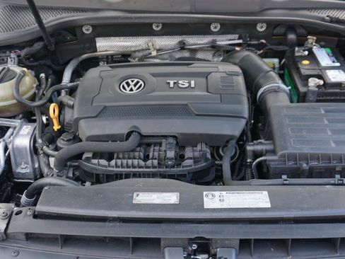 Used 2016 Volkswagen Golf Limited Edition image 32