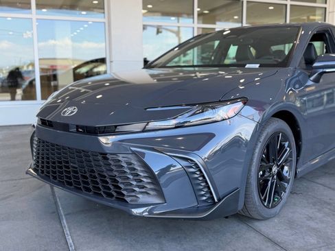 Used 2026 Toyota Camry SE FWD image 3