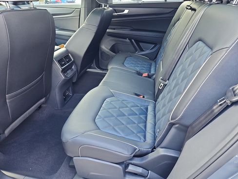 New 2026 Volkswagen Atlas Cross Sport SEL Premium R-Line image 21