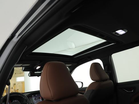 Used 2025 Subaru Forester Touring image 12