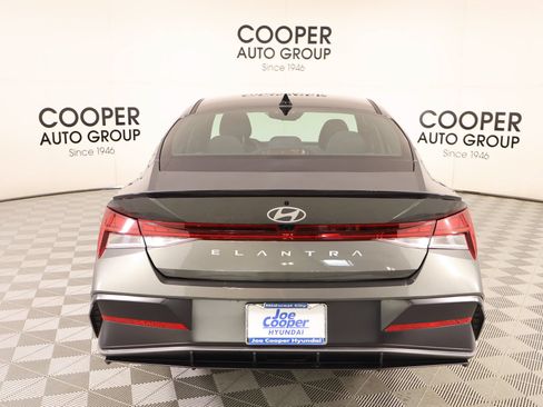Used 2026 Hyundai Elantra SEL Sport Premium FWD image 22