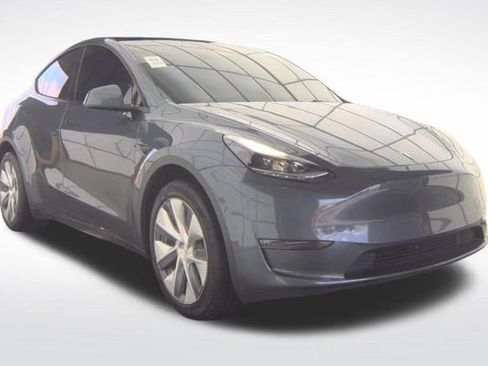 Used 2023 Tesla Model Y Long Range AWD/4WD image 8