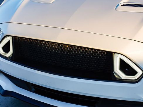 Used 2020 Ford Mustang Premium image 6