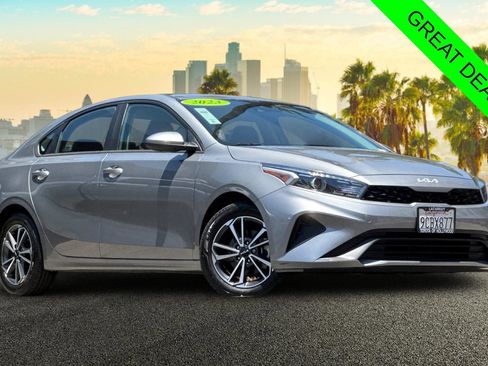 Used 2023 Kia Forte LXS FWD image 2