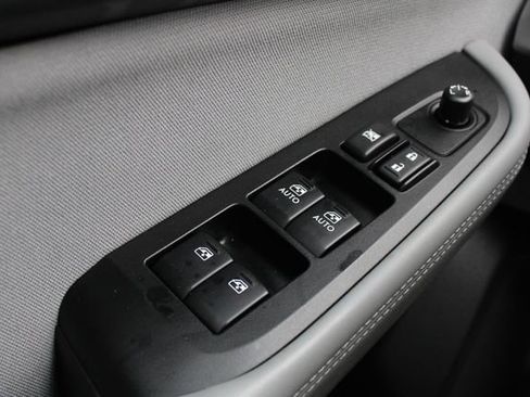 Used 2018 Subaru Outback 2.5i Premium image 7