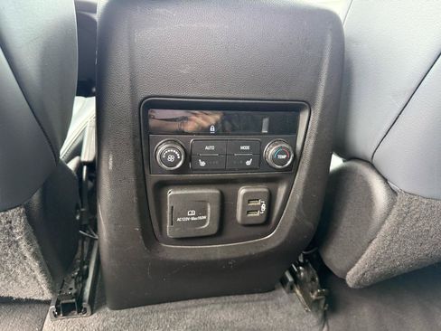 Used 2022 Buick Enclave Premium AWD/4WD image 16