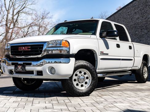 Used 2005 GMC Sierra 2500 SLE w/ Heavy-Duty Power Package image 5