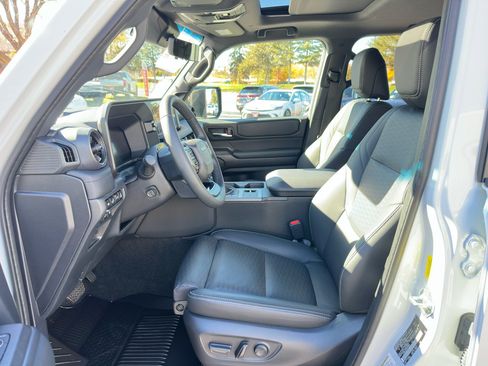 Used 2024 Toyota Land Cruiser image 3