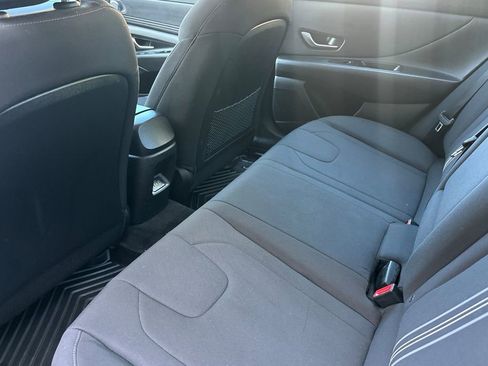 Used 2024 Hyundai Elantra SEL w/ Convenience Package image 12