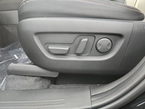 New 2025 MAZDA CX-70 Plug-In Hybrid w/ Premium Plus image 33