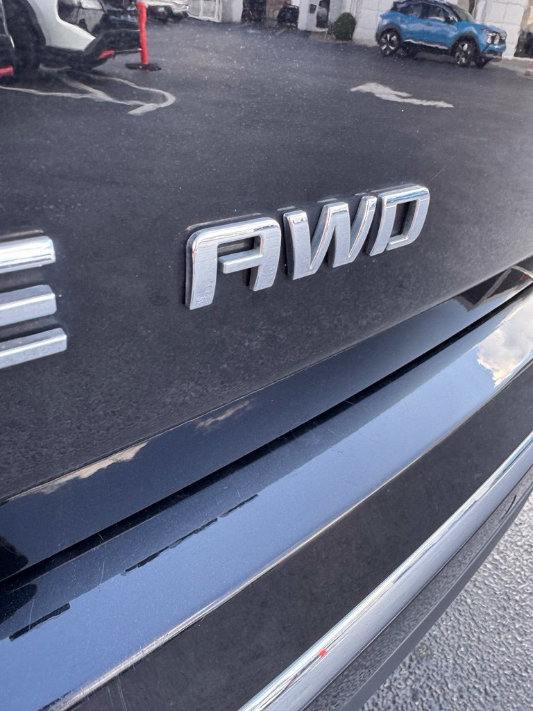 Used 2023 Chevrolet Traverse High Country AWD/4WD image 10