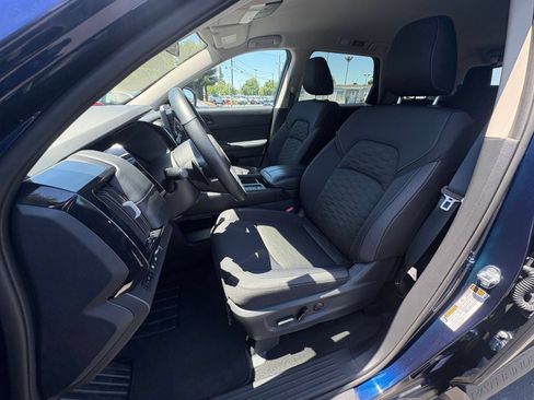 Used 2025 Nissan Pathfinder SV FWD image 39