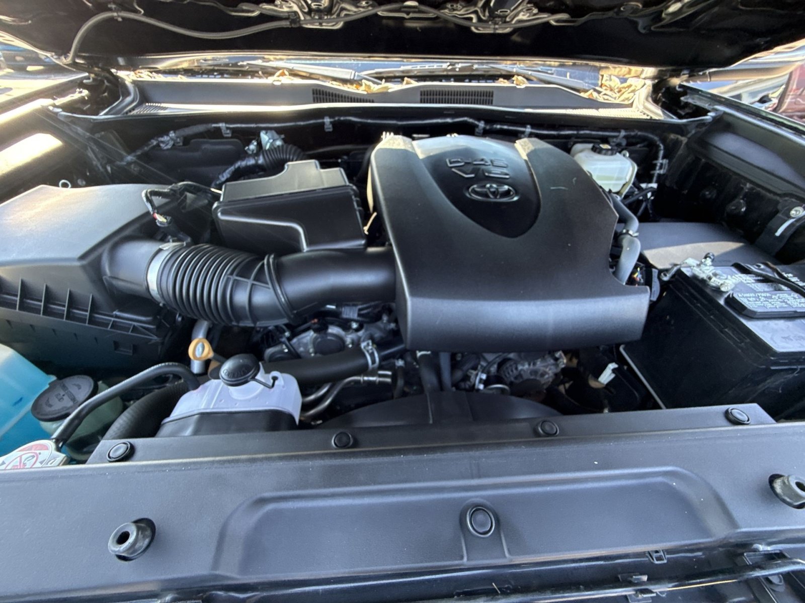Used 2021 Toyota Tacoma TRD Off-Road w/ Technology Package AWD/4WD image 29