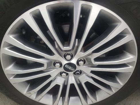Used 2016 Lincoln MKX Reserve w/ Technology Package FWD image 31