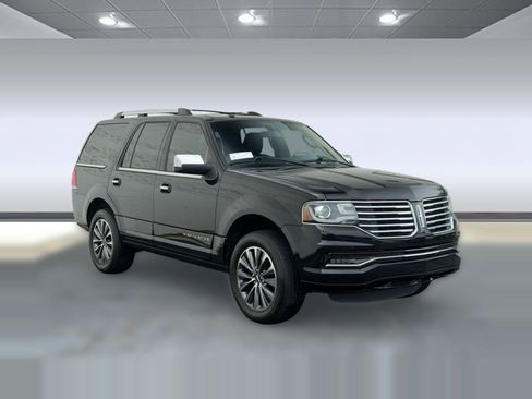 Used 2016 Lincoln Navigator Select RWD image 7