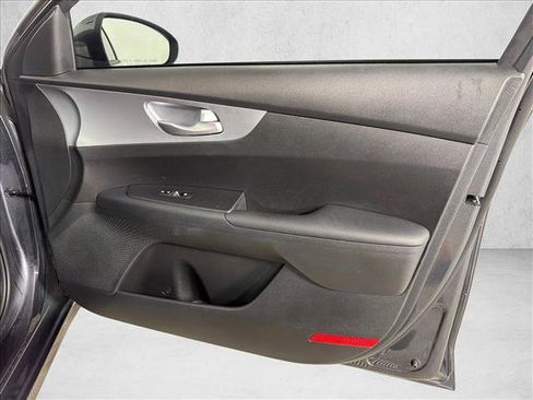 Used 2022 Kia Forte LXS FWD image 14