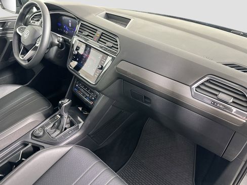 Certified 2022 Volkswagen Tiguan SE image 27