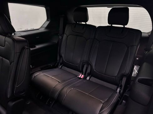 New 2025 Jeep Grand Cherokee L Limited image 15