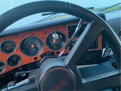 Used 1991 GMC Suburban 4WD image 36