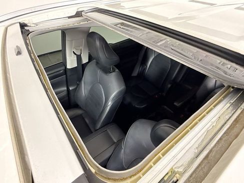 Used 2021 Toyota Highlander XLE image 22