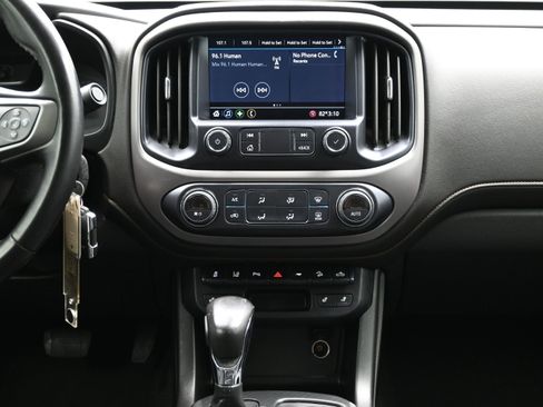 Used 2022 GMC Canyon AT4 w/ Driver Alert Package AWD/4WD image 17