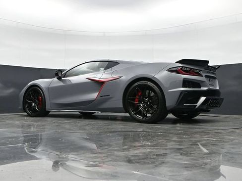 Used 2025 Chevrolet Corvette Z06 w/ Stealth Interior Trim Package RWD image 45