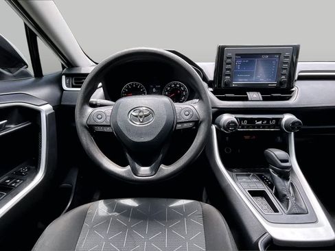 Used 2022 Toyota RAV4 XLE FWD image 6