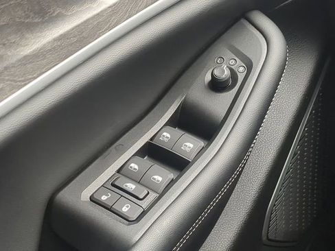 New 2026 Jeep Grand Cherokee L Limited image 32