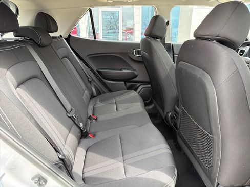 Used 2025 Hyundai Venue SEL image 25