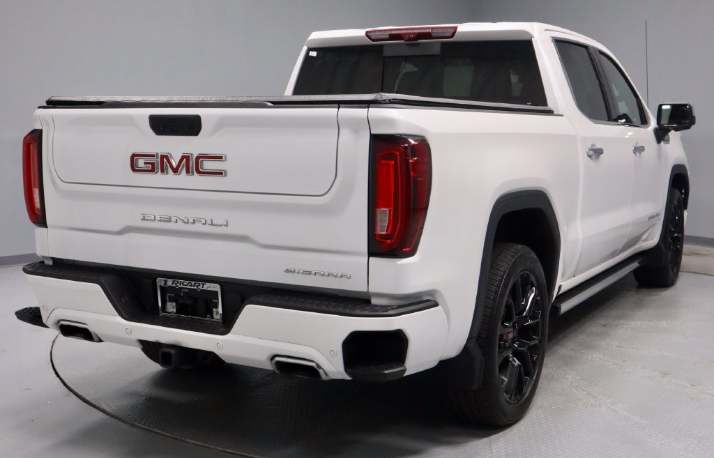 Used 2024 GMC Sierra 1500 Denali w/ Technology Package AWD/4WD image 11